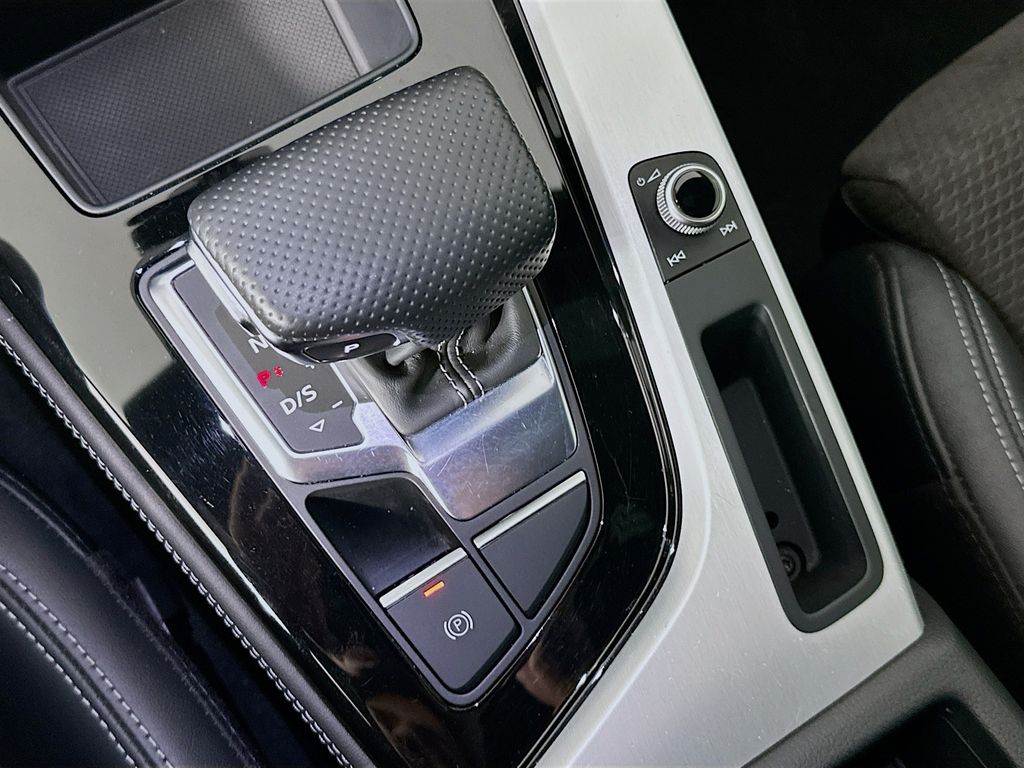Thumbnail: 2020 Audi A4 - 16