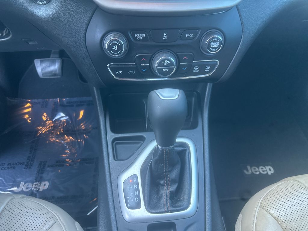 Used 2015 White Jeep Limited image 10
