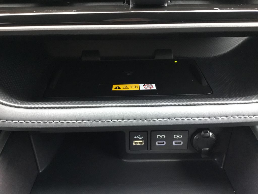 Thumbnail: 2024 Toyota Highlander - 25