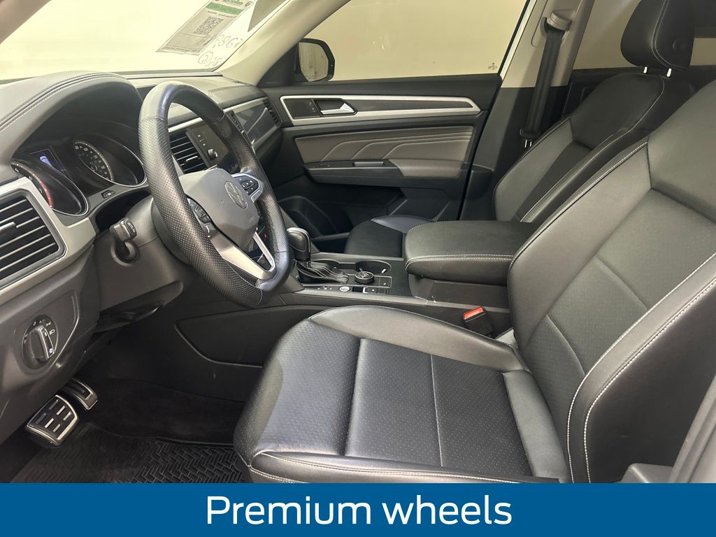 2021 Volkswagen Atlas V6 SE Technology R-Line photo 4