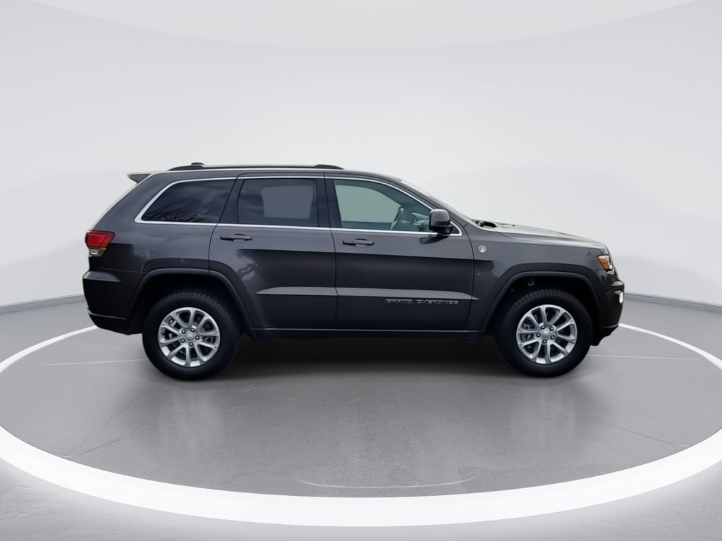 2021 Jeep Grand Cherokee Laredo 9