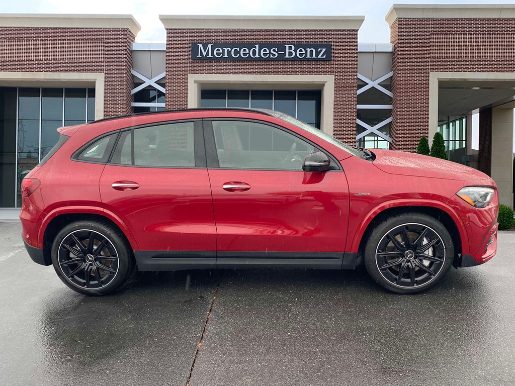 2025 Mercedes-Benz GLA 35 AMG 4