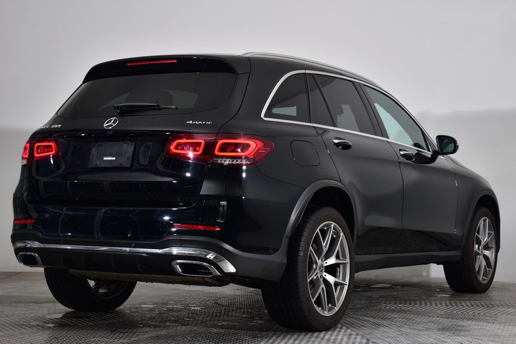 2022 Mercedes-Benz GLC 300 5