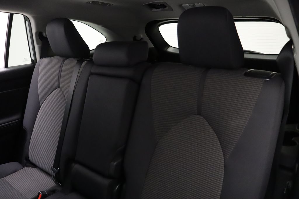 2024 Toyota Highlander LE 18