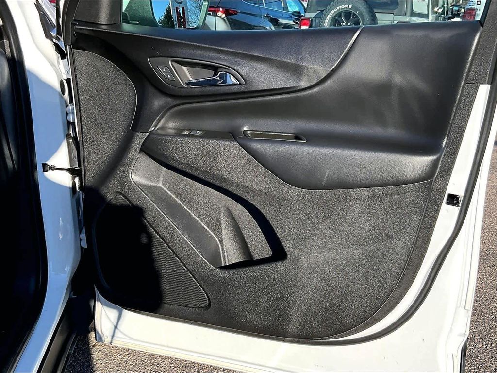2023 Chevrolet Equinox — photo 11