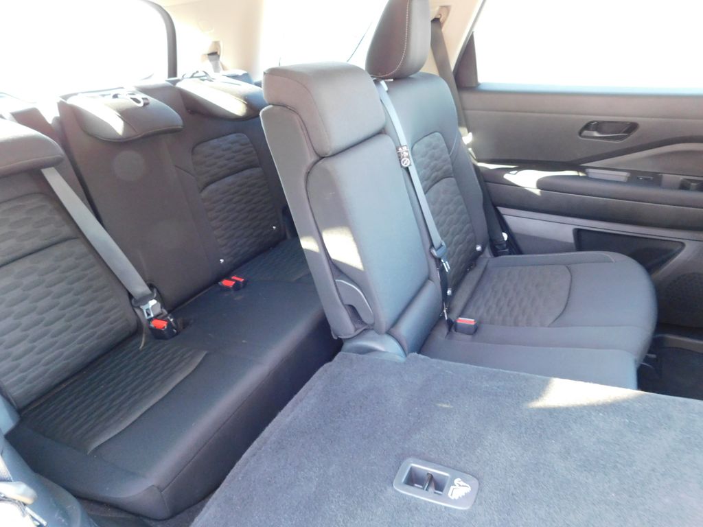 Thumbnail: 2025 Nissan Pathfinder - 4