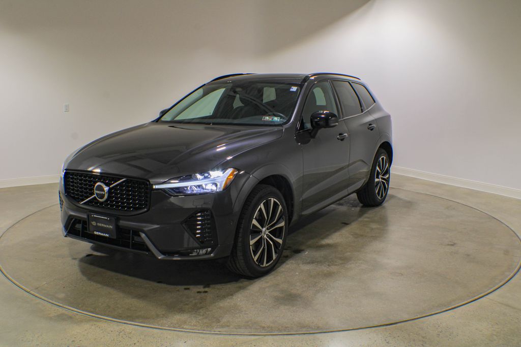 Platinum Gray Metallic 2023 Volvo XC60 B5 Plus Dark Theme AWD SUV / Crossover All-Wheel Drive Automatic