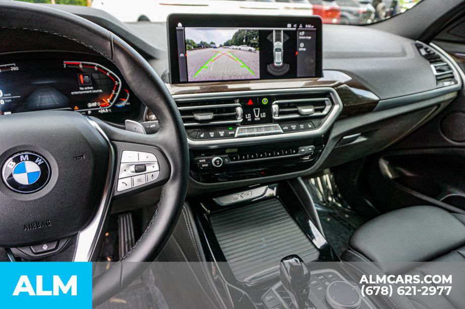 Used 2025 White BMW xDrive30i image 32