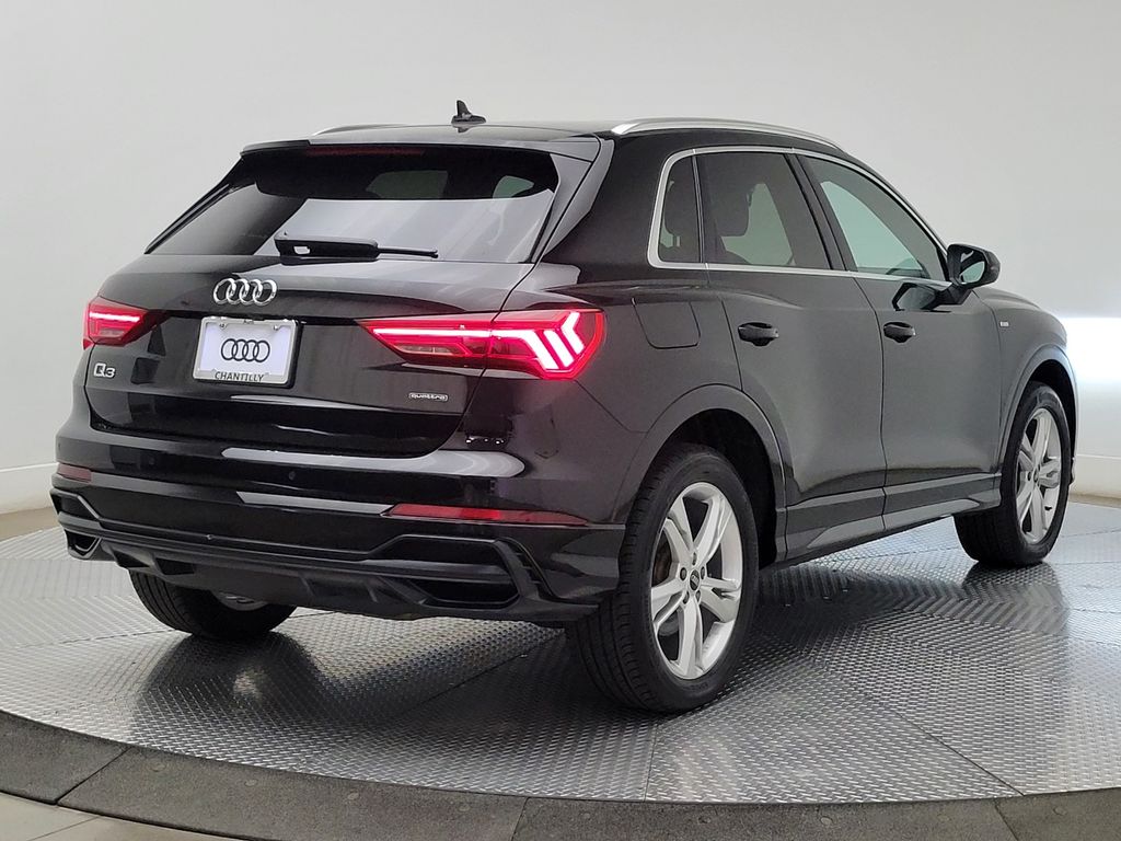 Thumbnail: 2022 Audi Q3 - 5