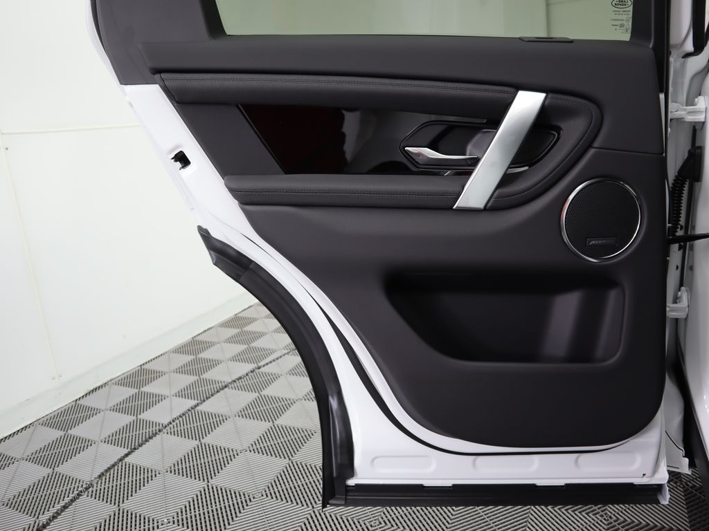Thumbnail: 2024 Land Rover Discovery Sport - 27