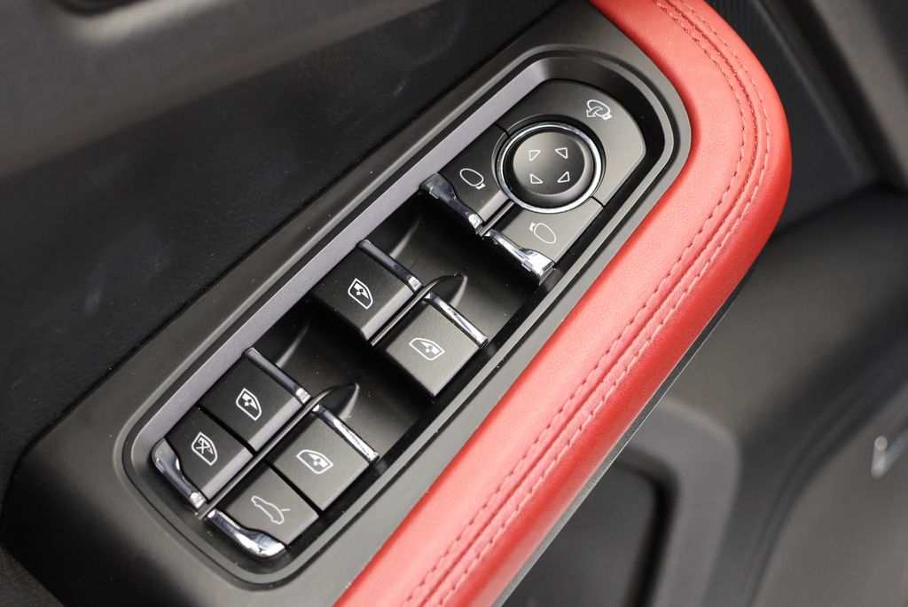 Thumbnail: 2024 Porsche Macan - 31