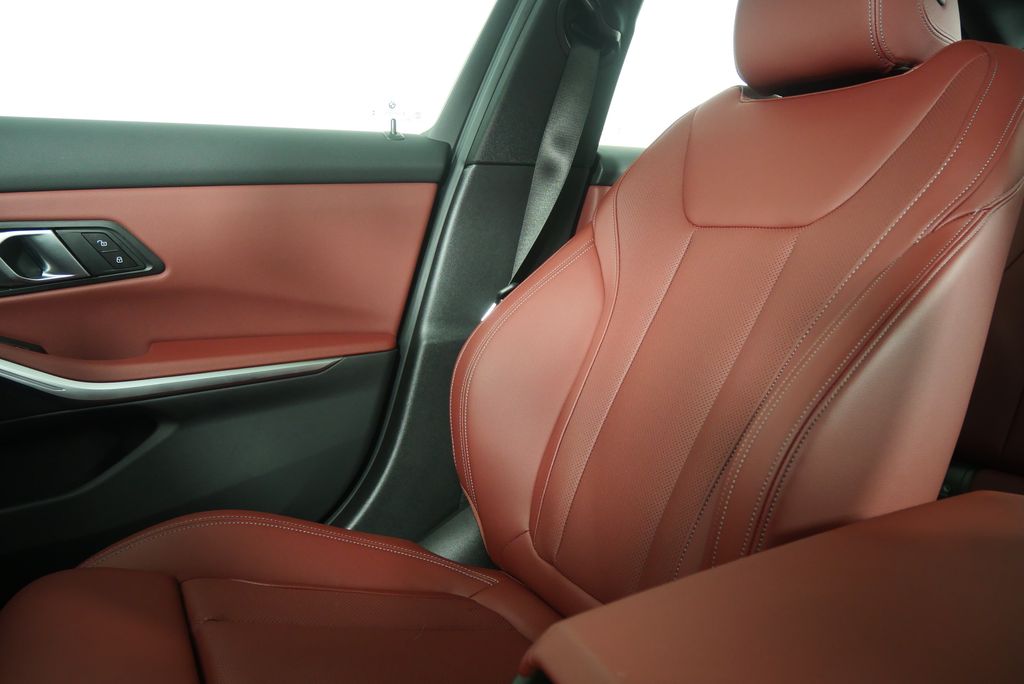 Thumbnail: 2025 BMW 3 Series - 29