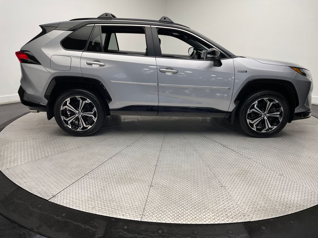2022 Toyota RAV4 Prime XSE 4