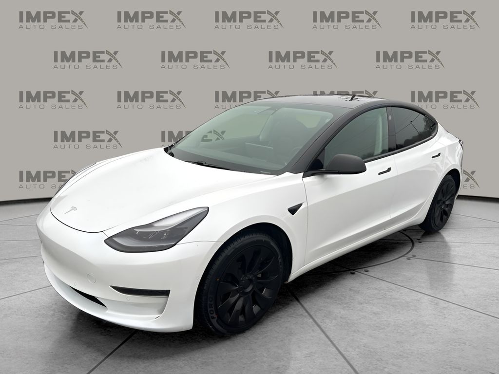 2021 Tesla Model 3 Standard Range Plus's photo