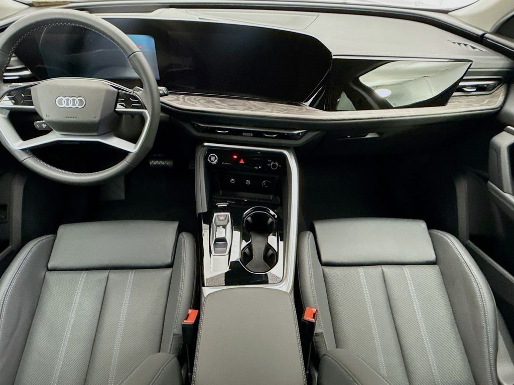 Thumbnail: 2025 Audi Q5 - 13