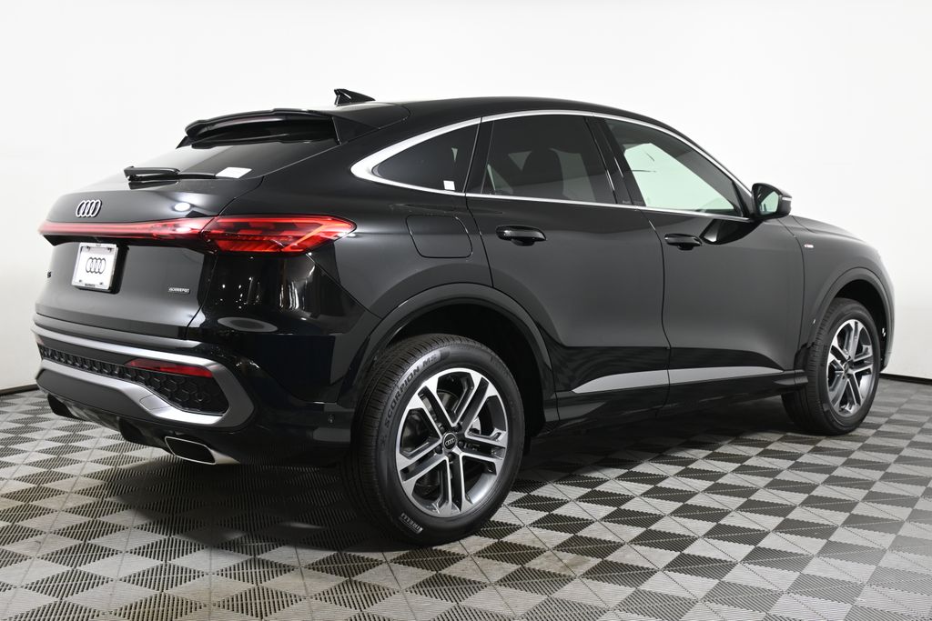 Thumbnail: 2025 Audi Q5 - 7