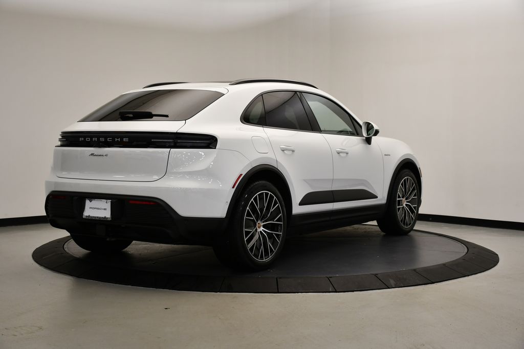 Thumbnail: 2025 Porsche Macan - 7