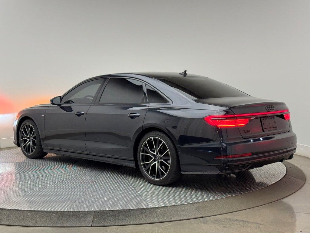Thumbnail: 2021 Audi A8 - 9