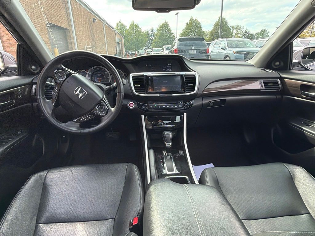 Used 2017 Gray Honda EX-L image 15