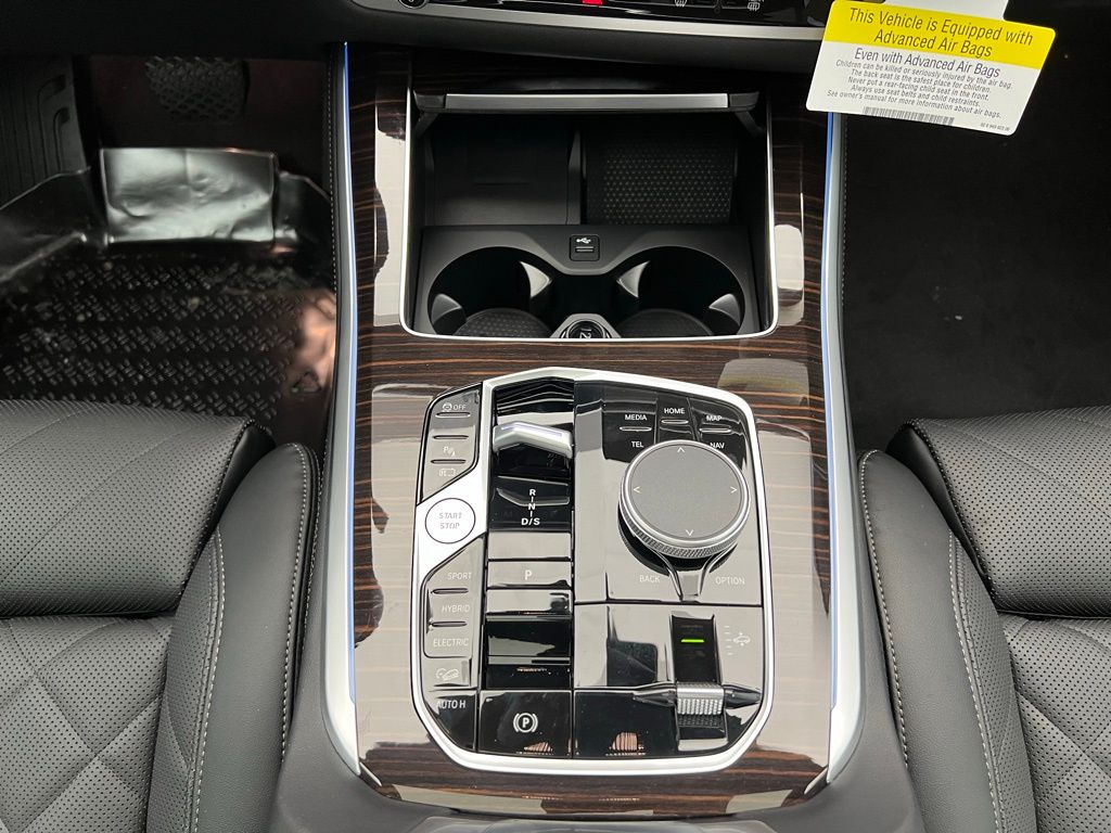 Thumbnail: 2026 BMW X5 - 12