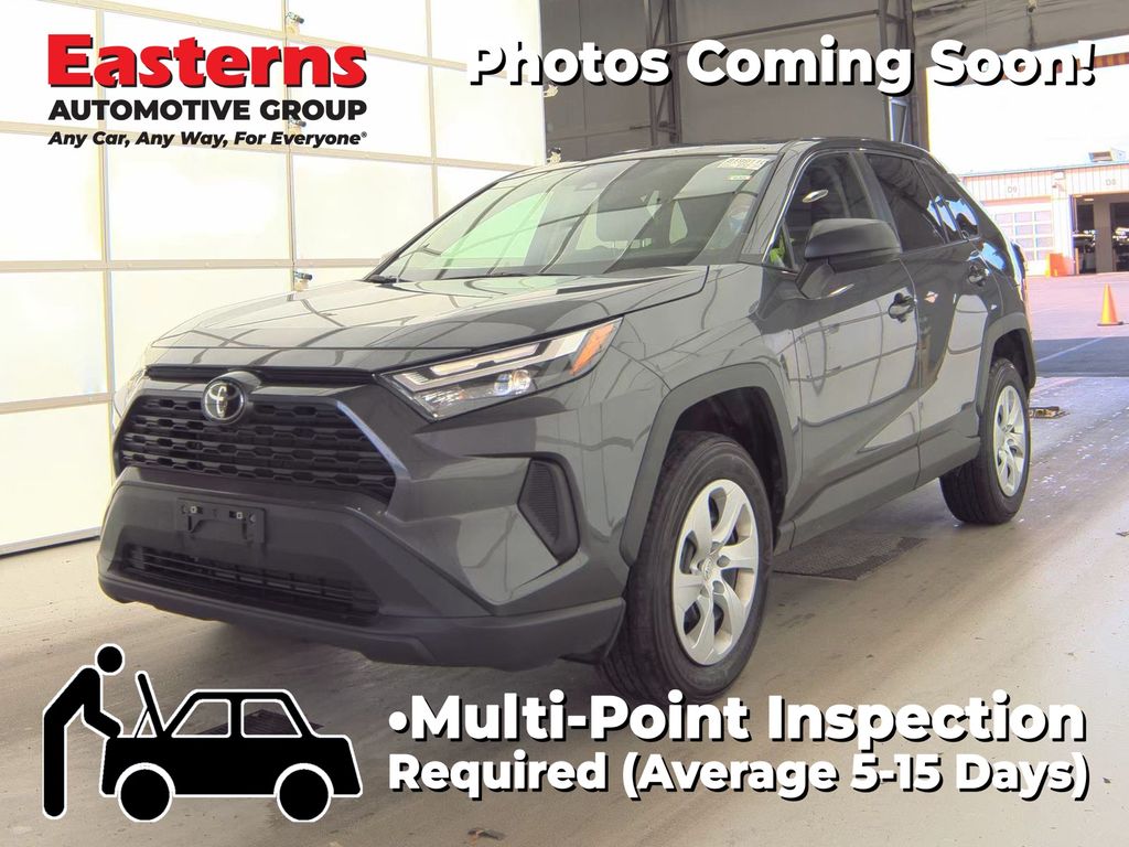2024 Toyota RAV4 LE's photo