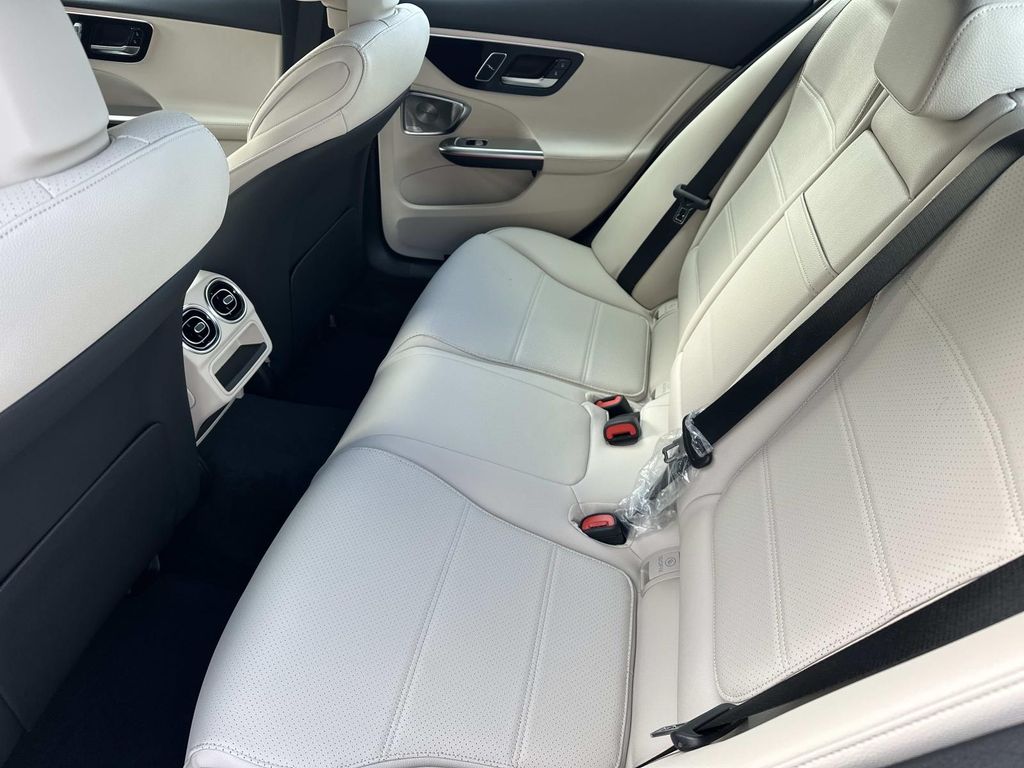 Thumbnail: 2025 Mercedes-Benz C-Class - 21