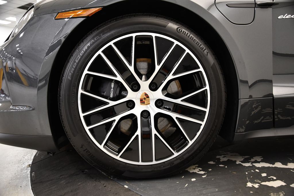 Thumbnail: 2025 Porsche Taycan - 13