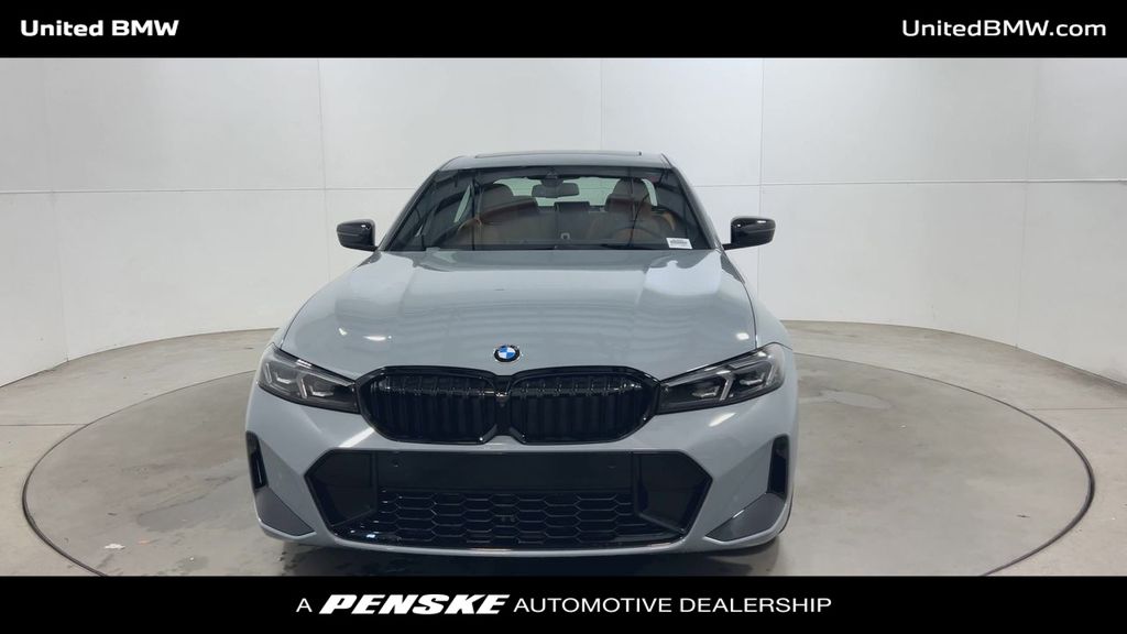 Thumbnail: 2025 BMW 3 Series - 3