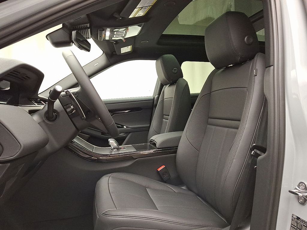 Thumbnail: 2026 Land Rover Range Rover Evoque - 8