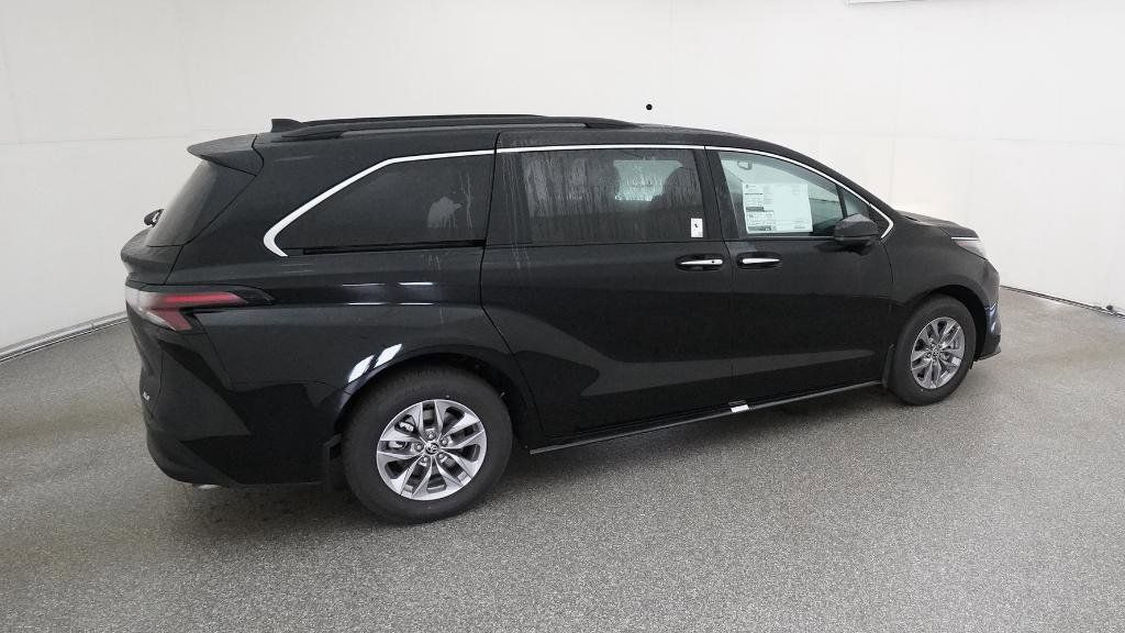 Thumbnail: 2026 Toyota Sienna - 29