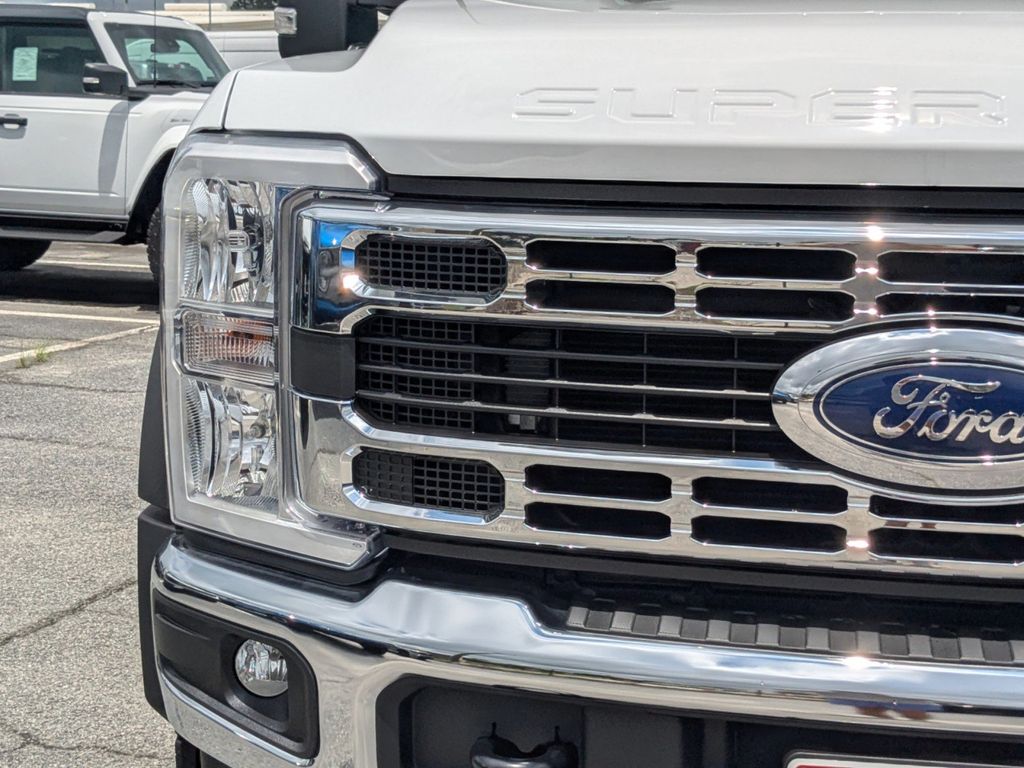 2025 Ford F-550 Super Duty 