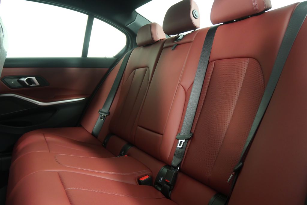 Thumbnail: 2026 BMW 3 Series - 16