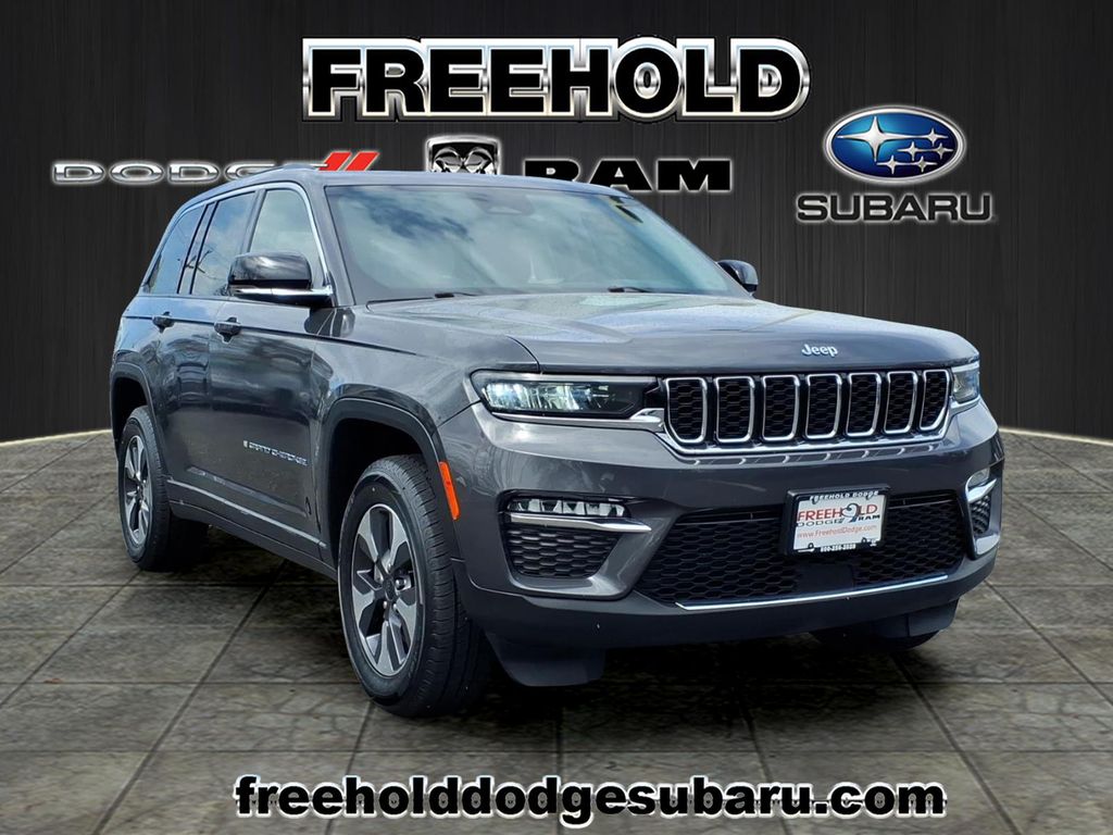 used 2022 Jeep Grand Cherokee car, priced at $22,901