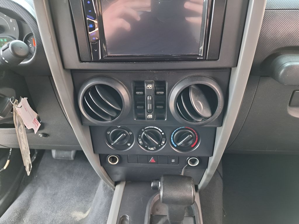 Used 2008  Jeep Unlimited X image 36