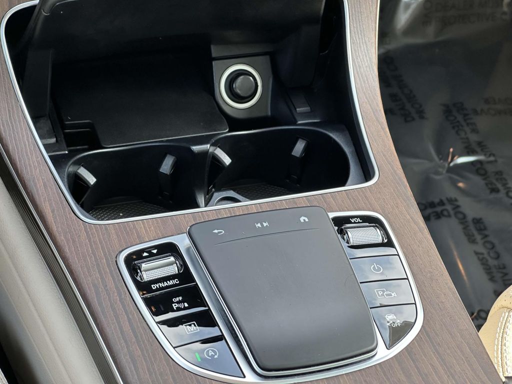 2021 Mercedes-Benz GLC 300 13