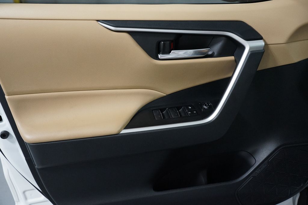 Thumbnail: 2024 Toyota RAV4 - 30