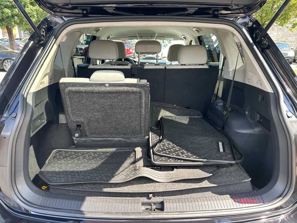 Thumbnail: 2022 Volkswagen Tiguan - 21
