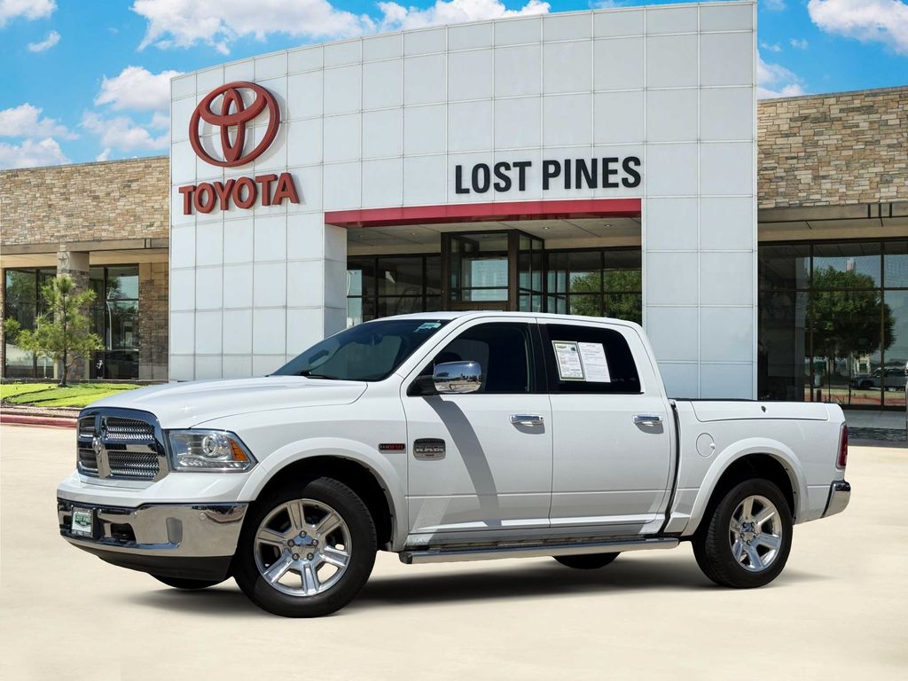 Bright White Clearcoat 2016 RAM 1500 Pickup Truck Four-Wheel Drive 8-Speed Automatic