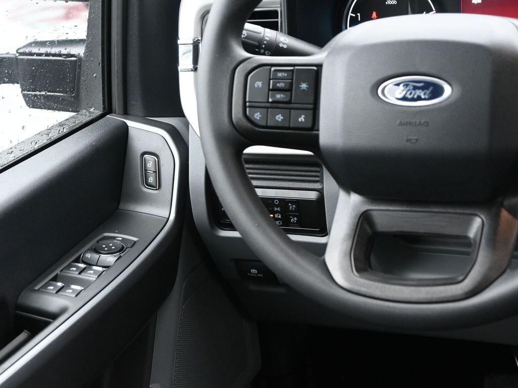 2025 Ford F-350 Super Duty XLT
