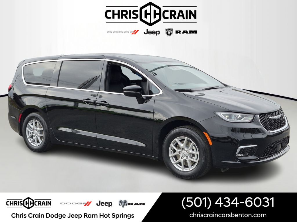 Diamond Black 2026 Chrysler Pacifica Minivan Front-Wheel Drive 9-Speed Automatic