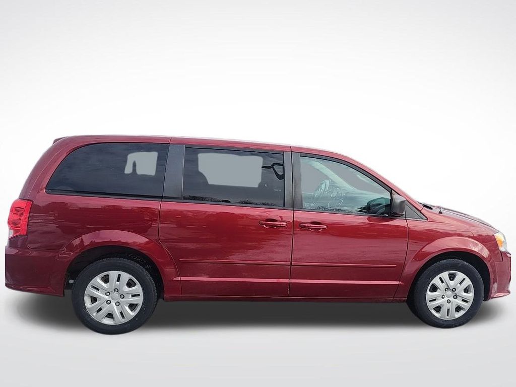 2016 Dodge Grand Caravan SE - 5