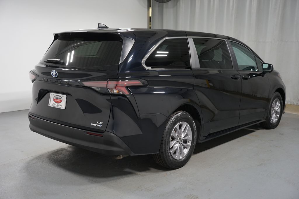 Thumbnail: 2024 Toyota Sienna - 8