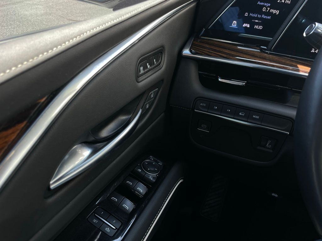 2022 Cadillac Escalade Premium Luxury 22