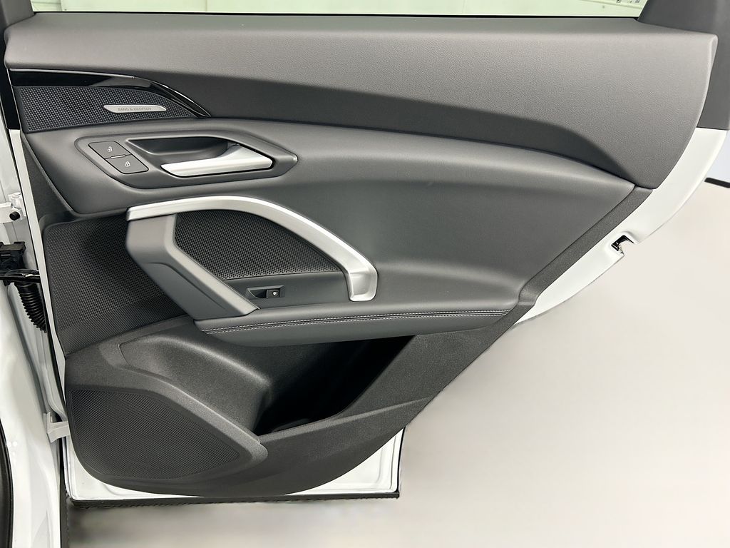 Thumbnail: 2025 Audi Q5 - 26