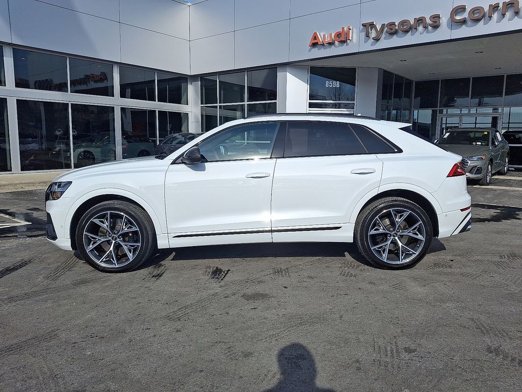 Thumbnail: 2023 Audi SQ8 - 7