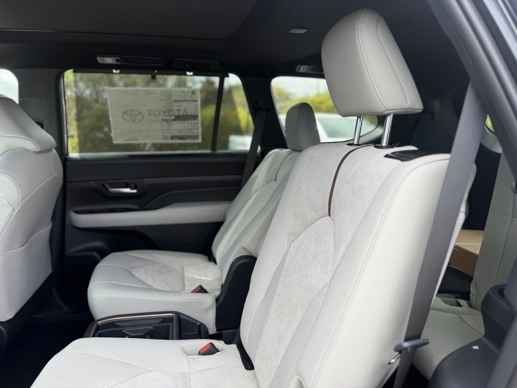 New 2026 Toyota Grand Highlander Hybrid SUV