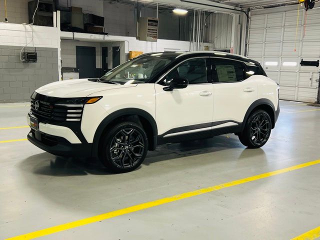 2026 Aspen White/Super Black Nissan Kicks SR FWD SUV