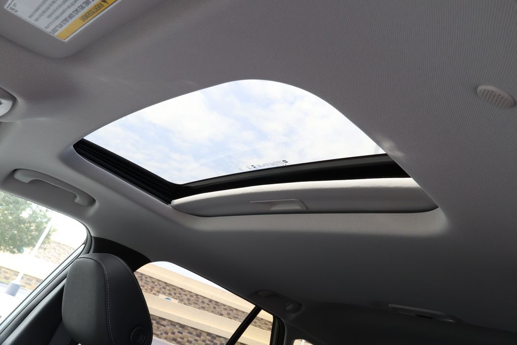 Thumbnail: 2026 Chevrolet Trax - 16