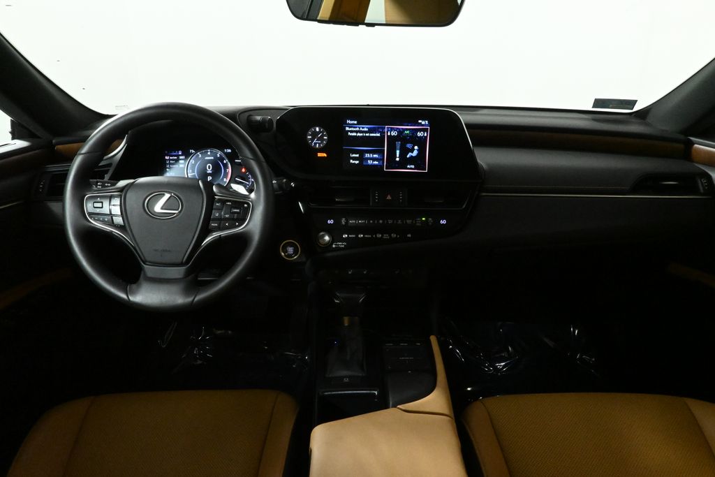 Thumbnail: 2022 Lexus ES - 17