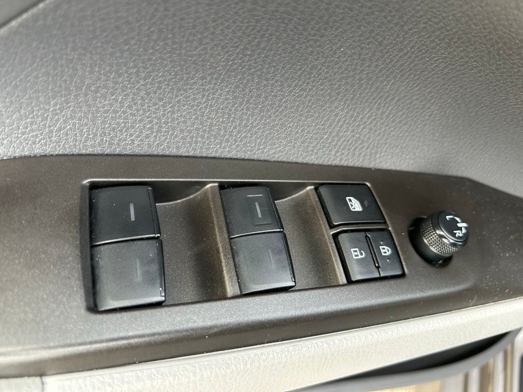 2023 Toyota Camry LE 23